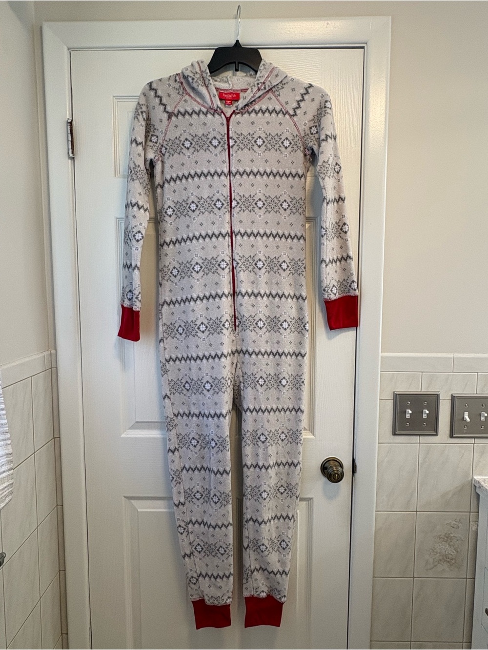Macy’s Family Christmas holiday winter Pajamas PJ’s Hooded women’s Onesie SMALL